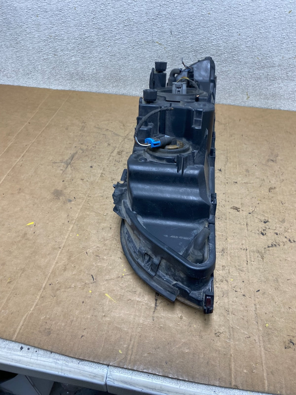 1997 - 2000 BMW E39 5 Series Headlight Right Passenger RH Halogen OEM T5172 DW10