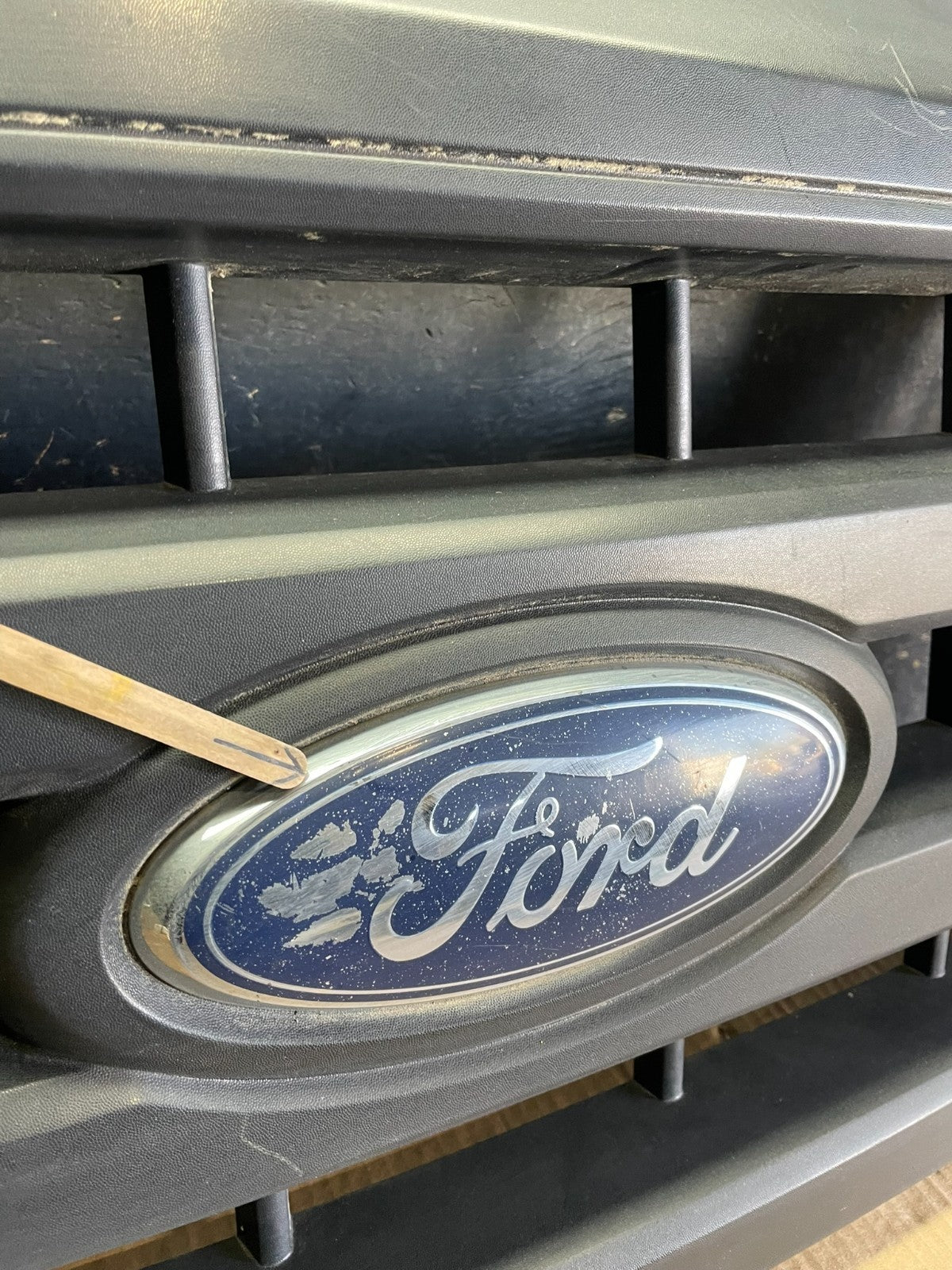 2008 to 2014 Ford Econoline E150 E250 Front Upper Chrome Grill Grille AB2983 DG5