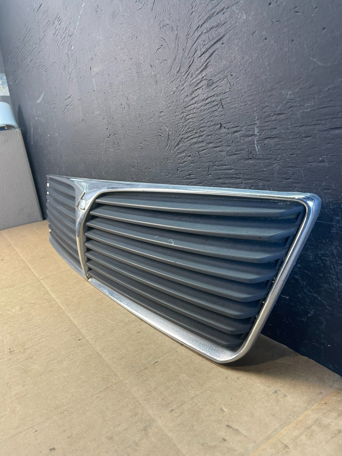 2002 2003 Mitsubishi Lancer Front Upper Radiator Grille Grill AC5093 DG2