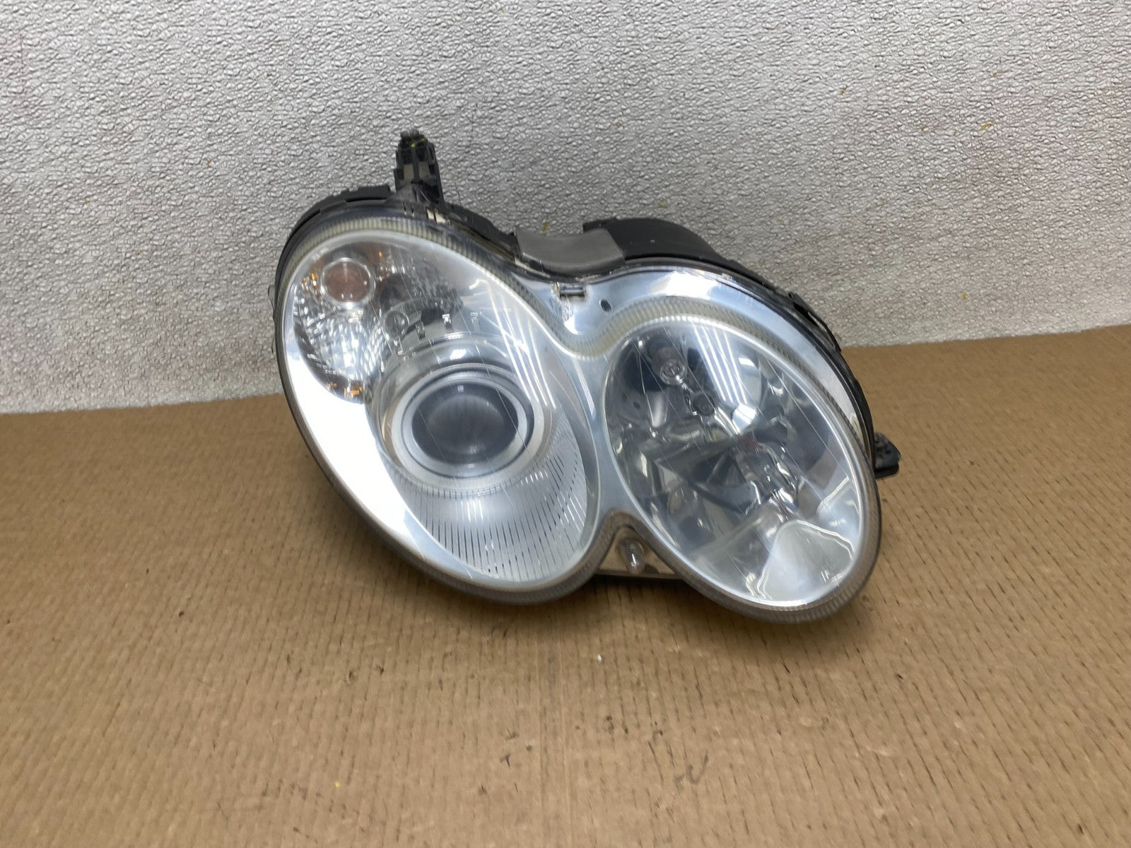 2003-2005 Mercedes Benz W209 CLK CLK350 Right Passenger Xenon Headlight W5038 DW0