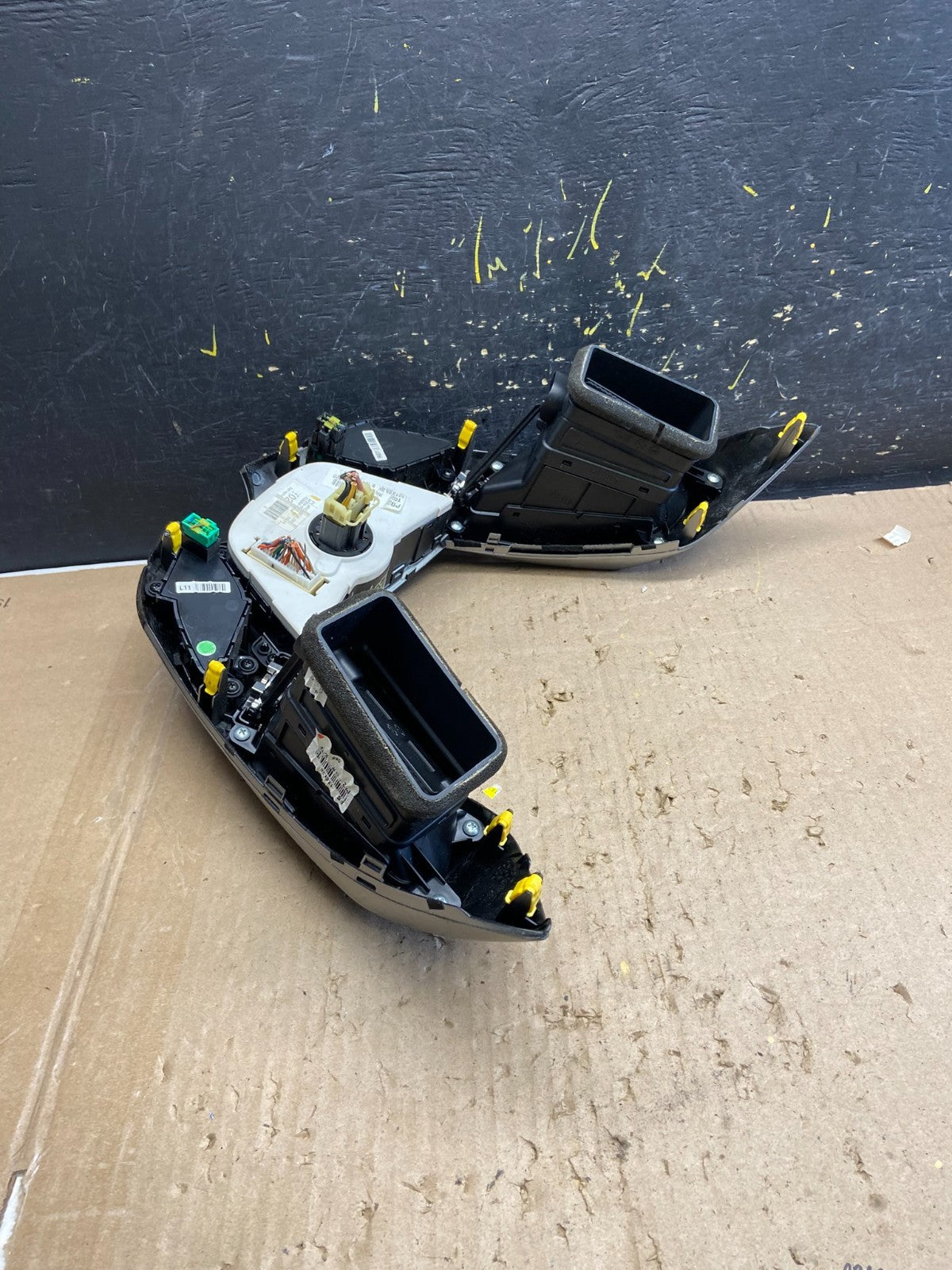2012 - 2015 Hyundai Veloster Climate Control Panel Trim Air Vents ab5493 DG4