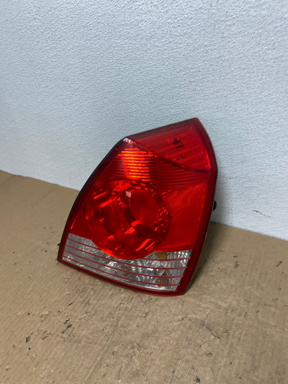 2004 2005 2006 Hyundai Elantra Sedan Right Passenger  Tail Light OEM AC0304 LK1