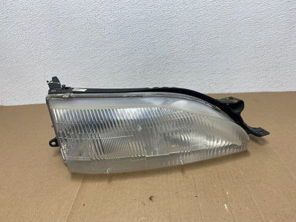 1995 to 1996 Toyota Camry Right Passenger RH Side Headlight OEM AB8032 DW0