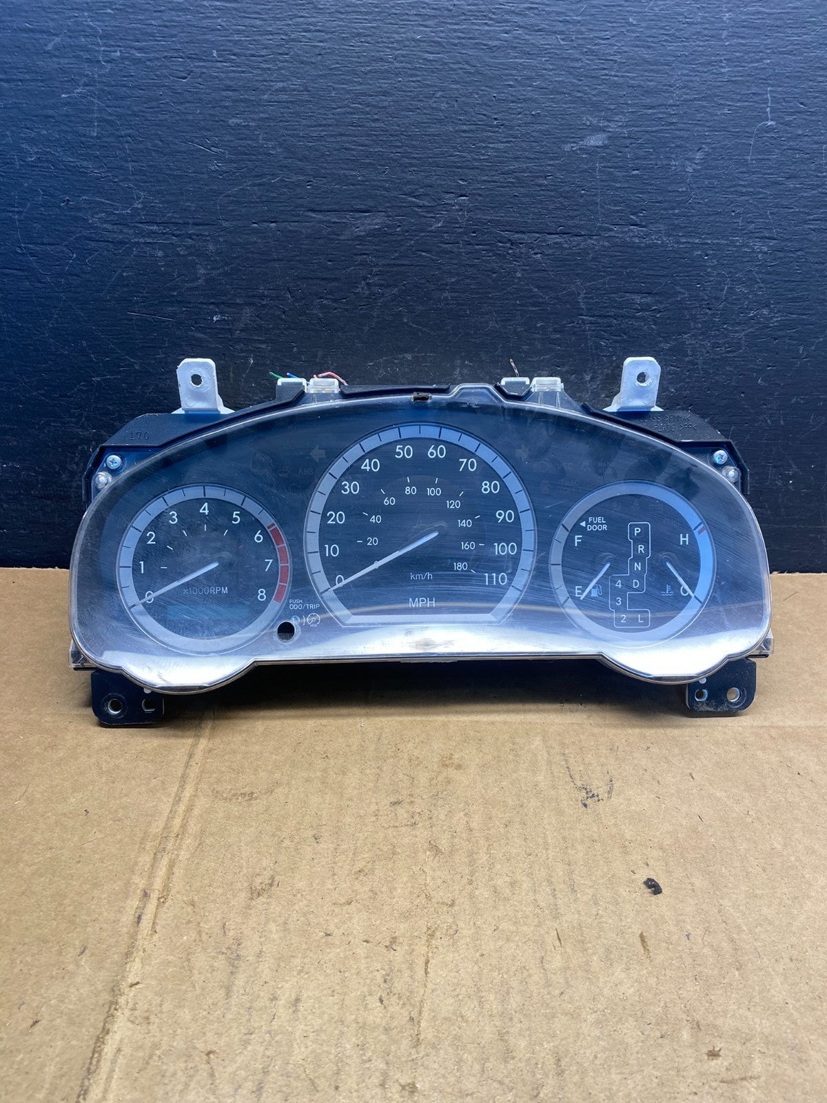 2004 2005 Toyota Sienna Speedometer Cluster Gauge AD4840 DG0