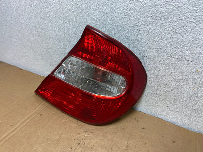 2002 2003 2004 Toyota Camry Tail Light Right Passenger Rh Side AD3251 LK1