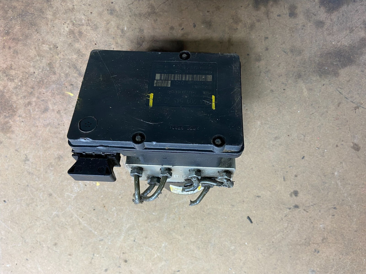 2003 to 2007 Mercedes W203 C230 CLK350 ABS Anti Lock Brake Pump Module M3010 DG3