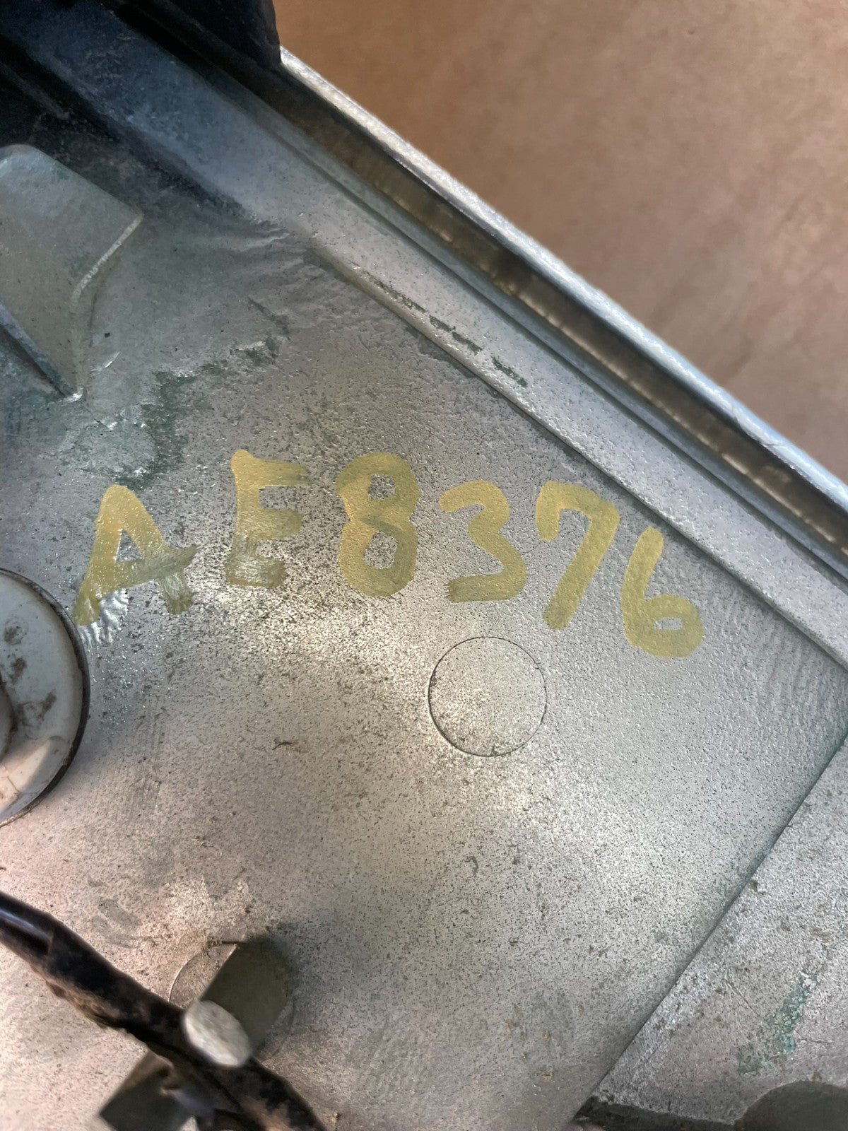 1997 1998 1999 Buick Lesabre Trunk Rear Center Tail Light Panel AE8376 DW5