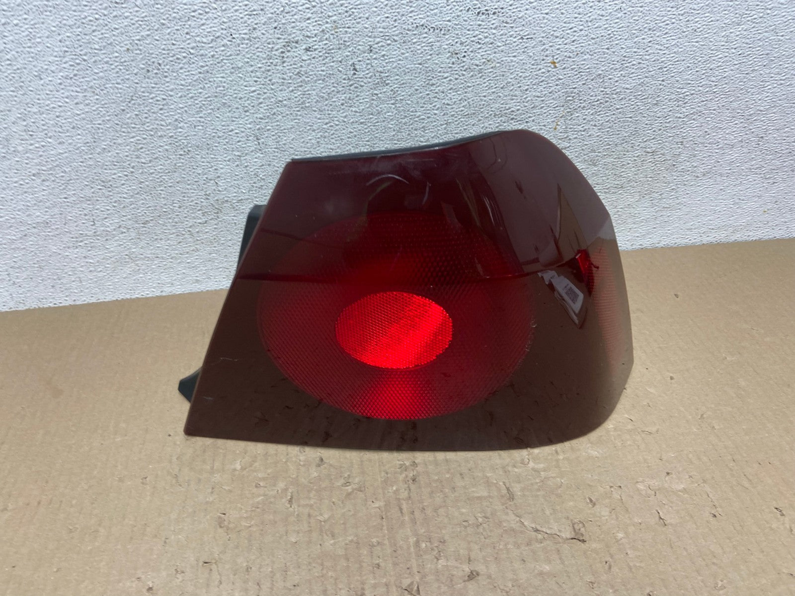 2000 to 2005 Chevrolet Impala Right Passenger Rh Side Tail Light AE9714 LK0
