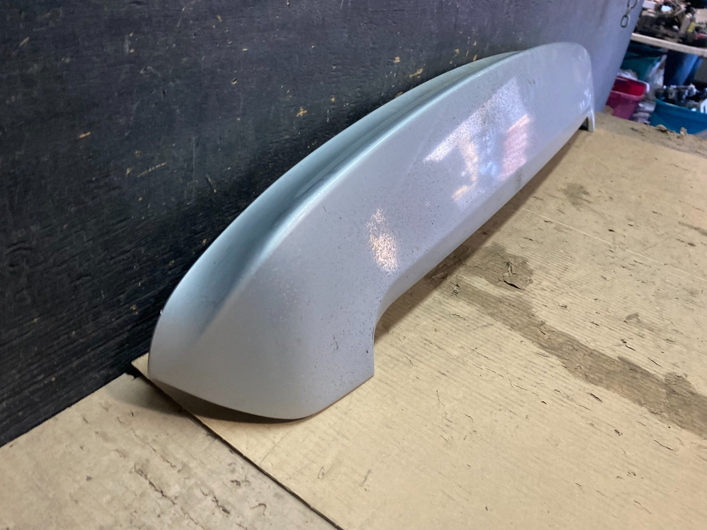 2003 to 2004 Mitsubishi Outlander Rear Spoiler 3RD Brake Light OEM X3312 DG2