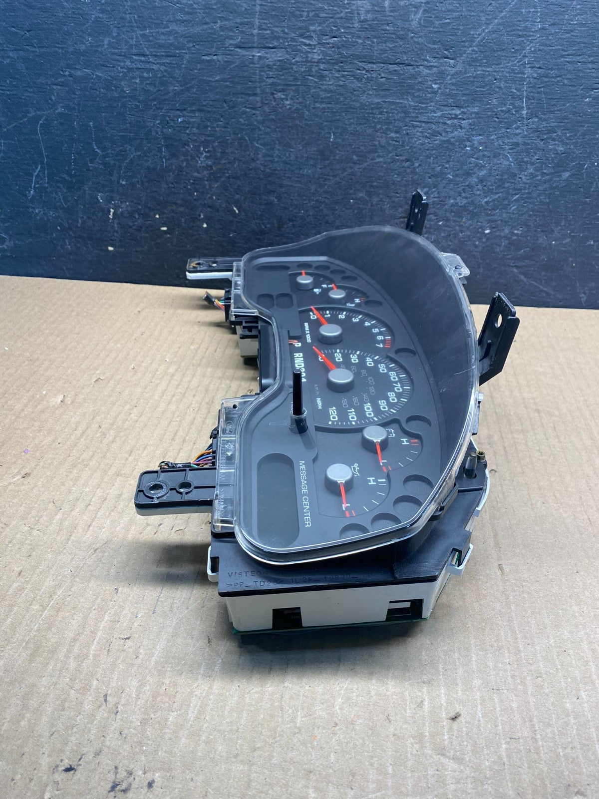 2004 2005 Mercury Mountaineer Instrument Cluster Speedometer Gauge AG3950 DW2