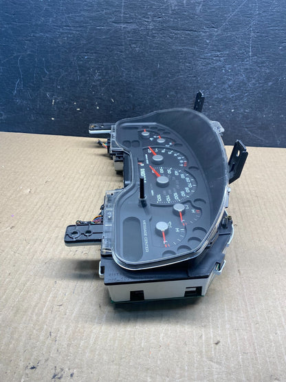 2004 2005 Mercury Mountaineer Instrument Cluster Speedometer Gauge AG3950 DW2