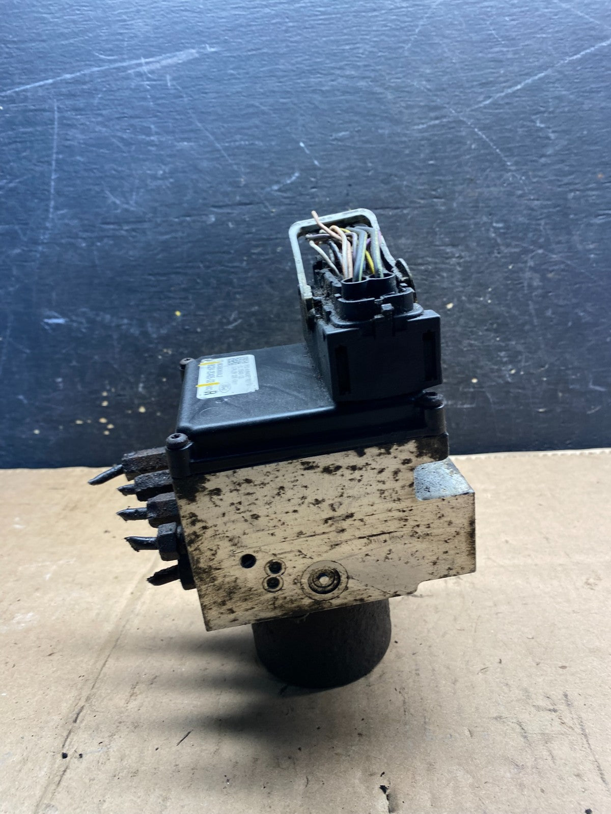 2011 - 2014 Ford E250 E350 Van  ABS Anti Lock Brake Pump Module Oem t2639 DG1