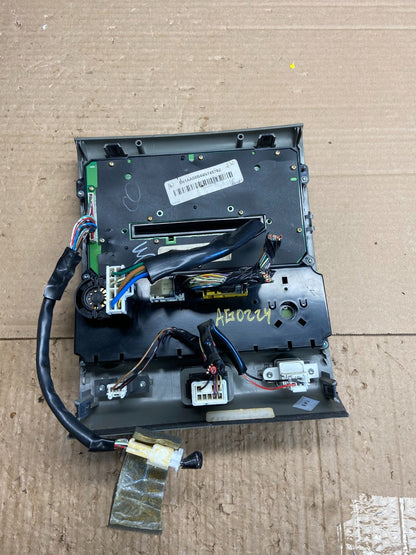 2004-2007 Nissan Armada Bose Radio CD Player A/C Climate Control AG0224 DG5