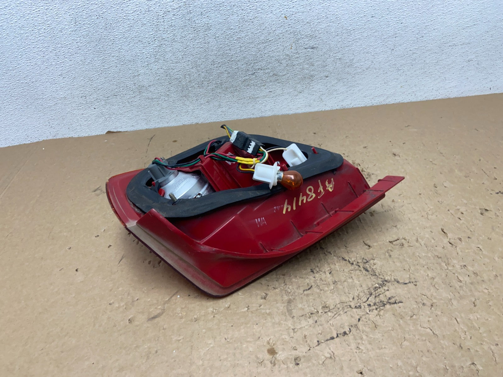 2004 to 2008 Suzuki Forenza Left Driver LH Side Tail Light AF8414 DW5