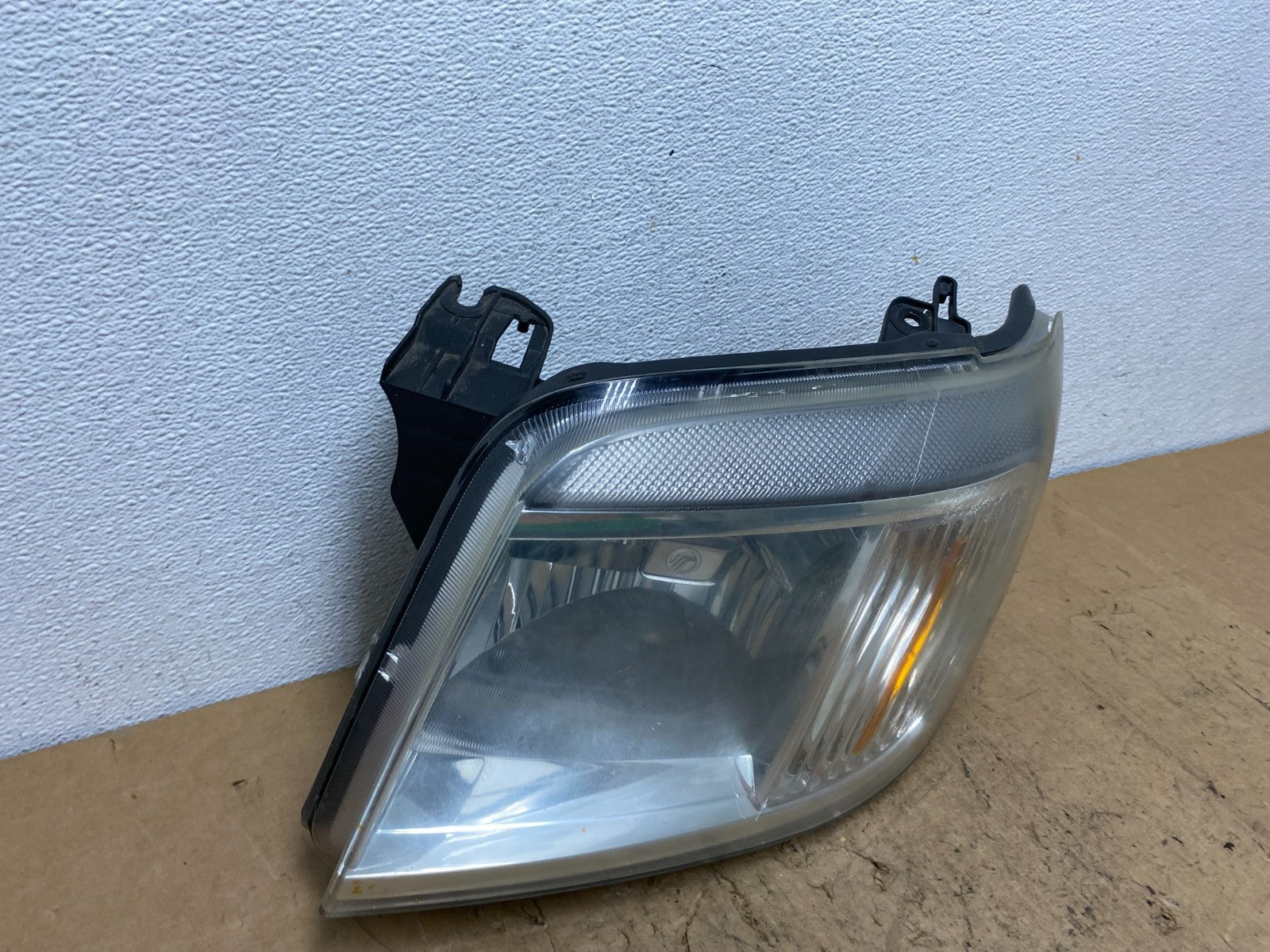 2008 to 2011 Mercury Mariner Left Driver LH Side Halogen Headlight AD0698 DW2