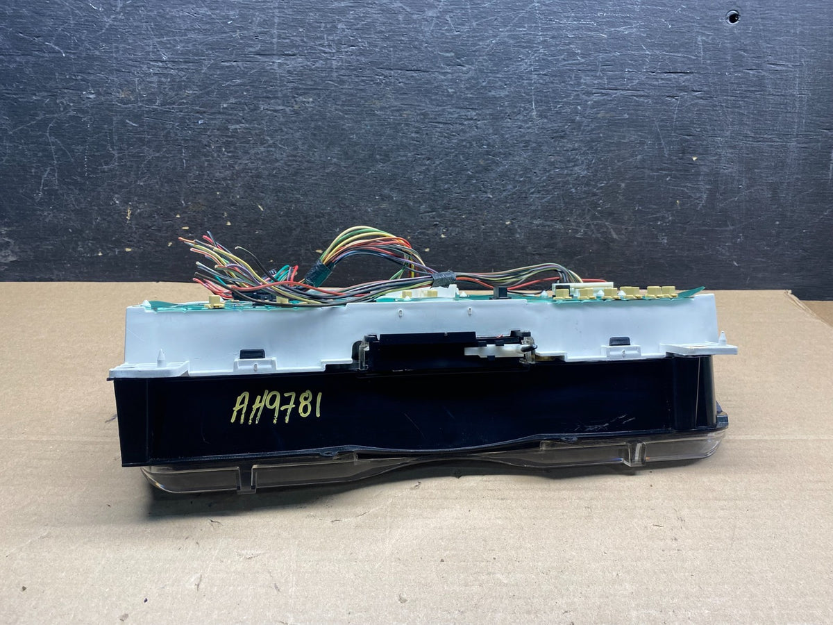 2001 - 2002 Ford Econoline E250 E350 Van Speedometer Instrument Cluster AH9781 D4