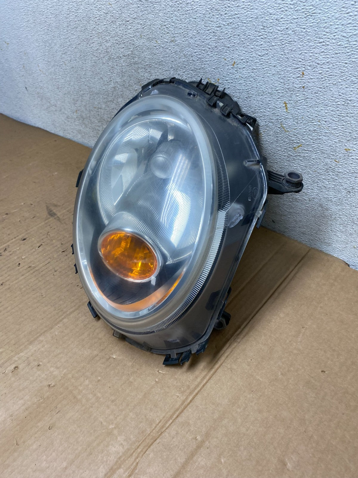 2007 to 2013 Mini Cooper Right Passenger RH Side Headlight Halogen AI8818 DW1