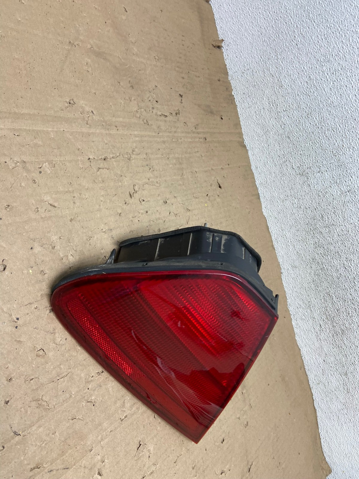 1998 - 2002 Honda Accord Coupe 2-door Left Driver LH Tail Light AE9337 LK2