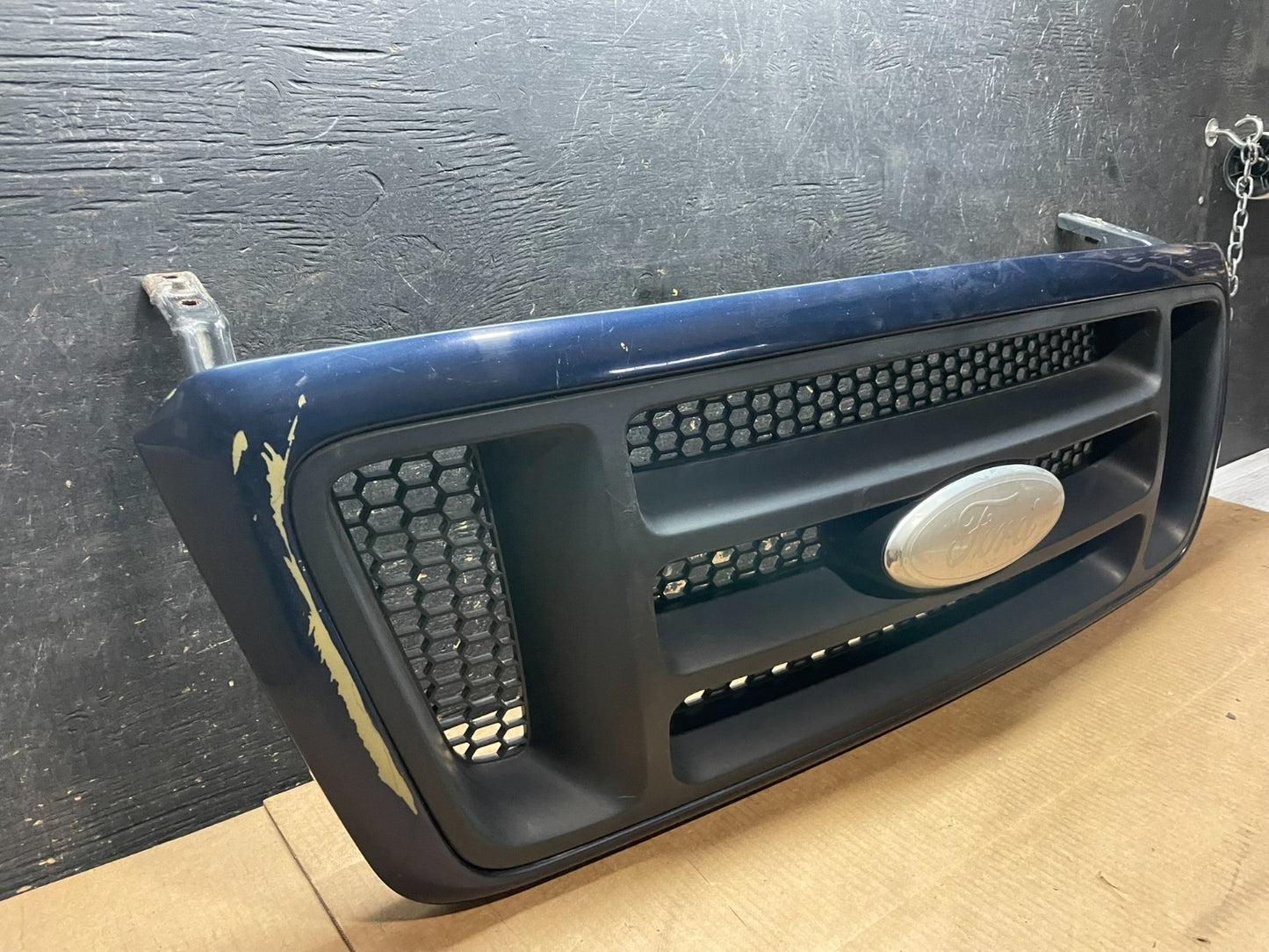 2004 to 2008 Ford F150 F-150 Front Upper Grill Grille Oem AA9096  DG2