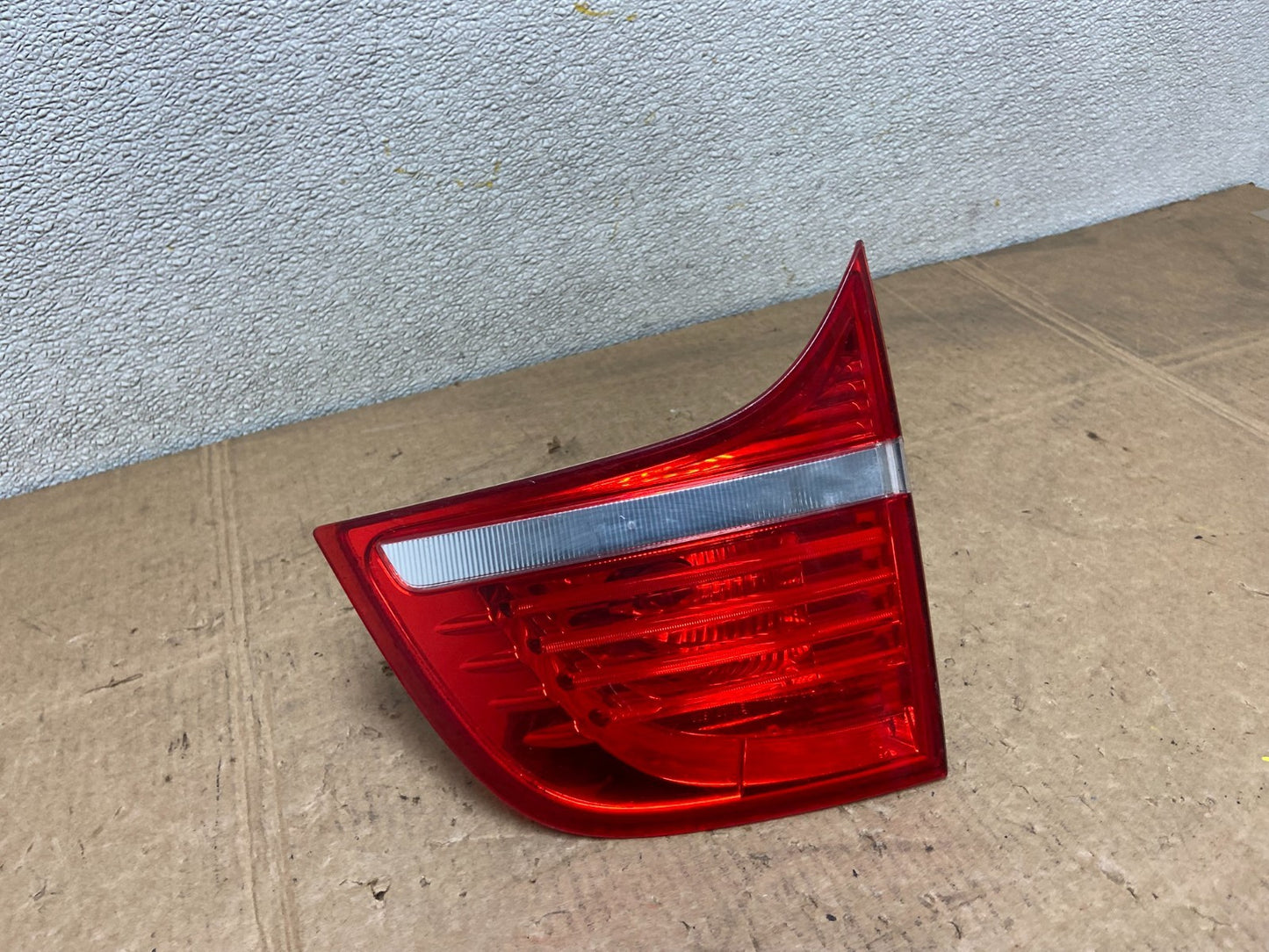 2008 to 2012 Bmw X6 E71 Right Passenger RH Side Inner Tail Light Oem Y5900 DG0