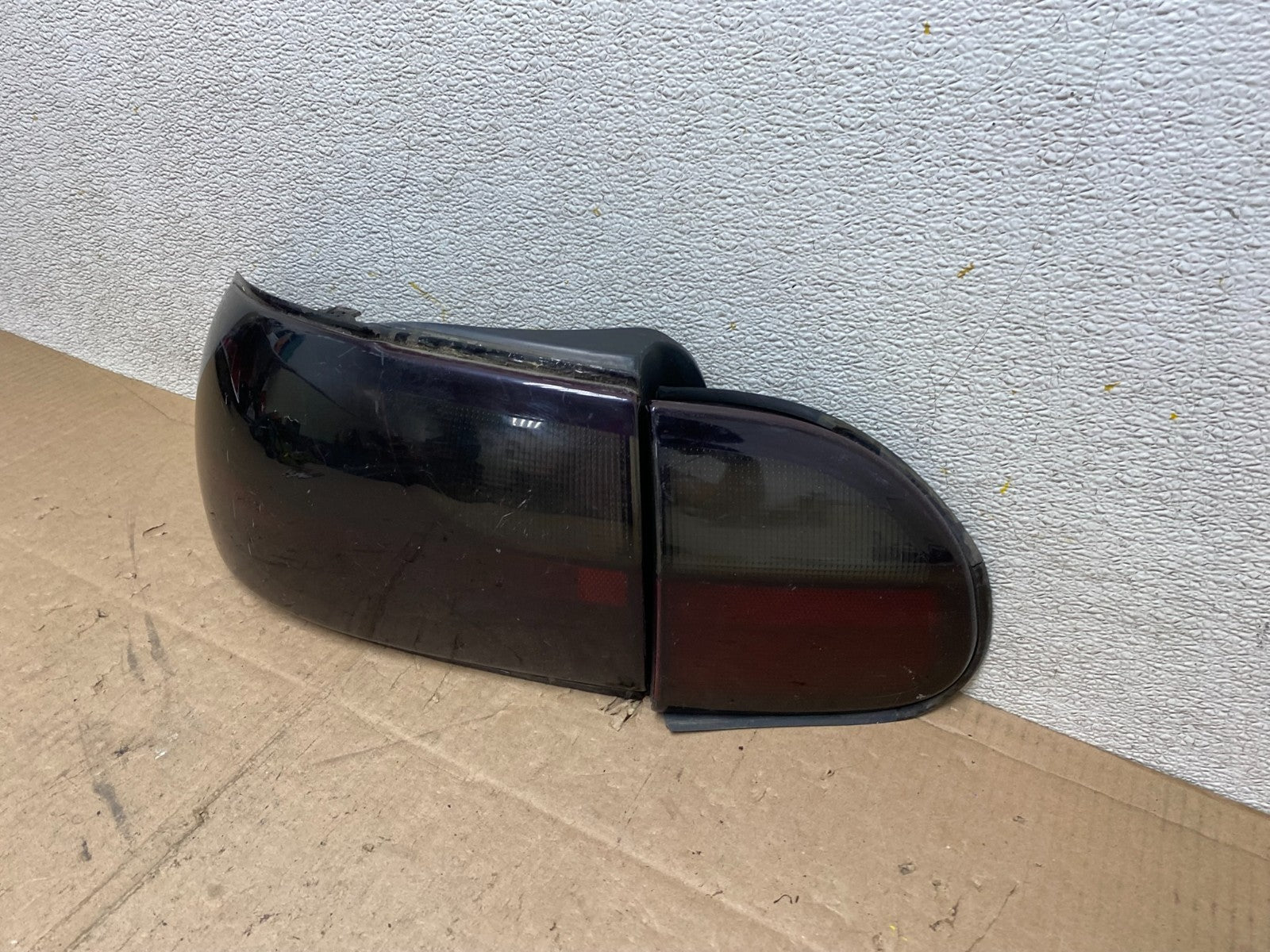 1997 to 2003 Chevrolet Malibu Left Driver LH Side Tail Light OEM R7738 DW1