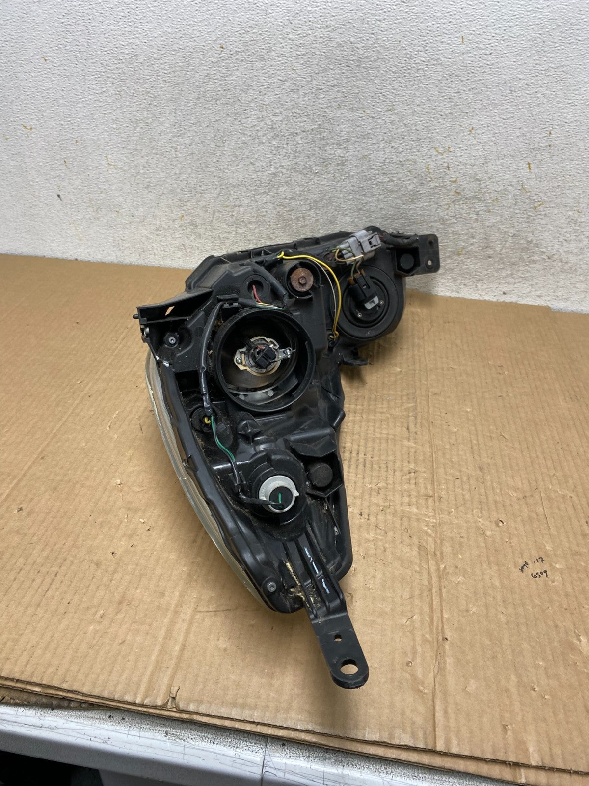 2010-2012 Subaru Legacy Outback Right Passenger Headlight AI6625 DW7