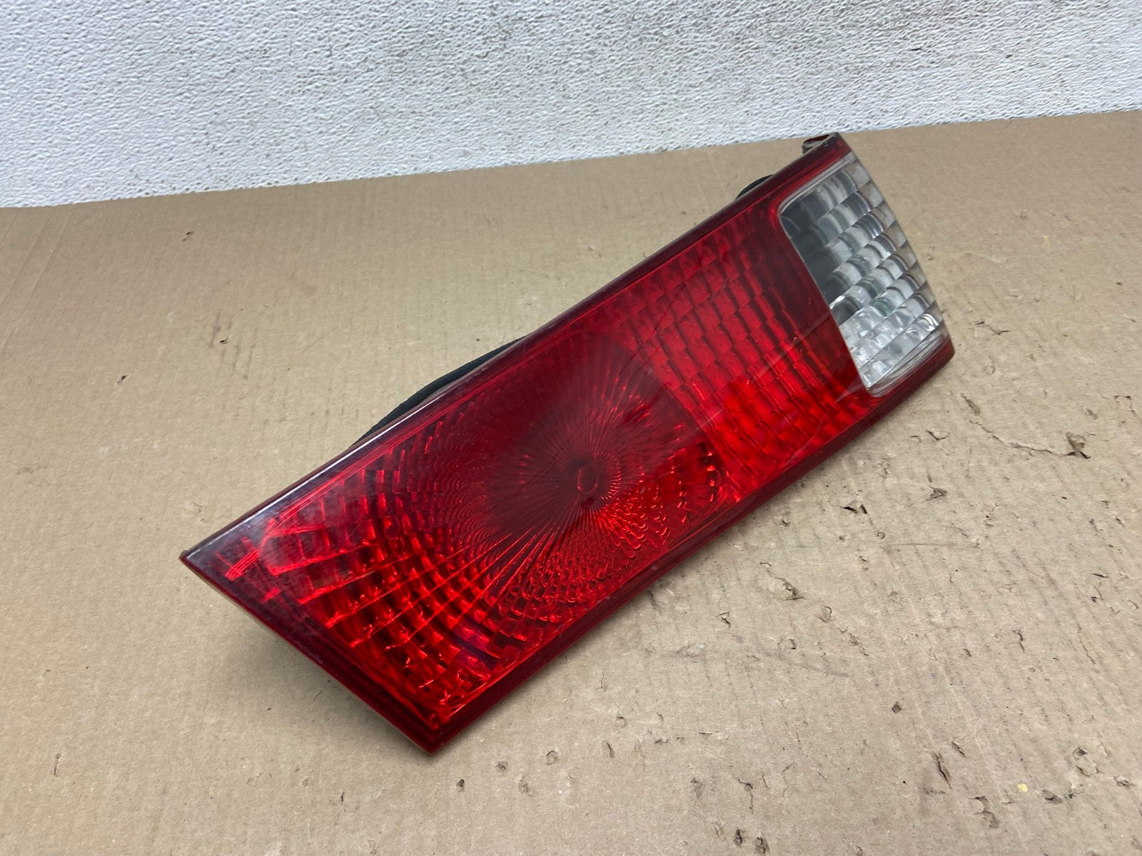 2000-2001 Toyota Camry Tail Light Left Driver LH Side Inner AE9724 LK2