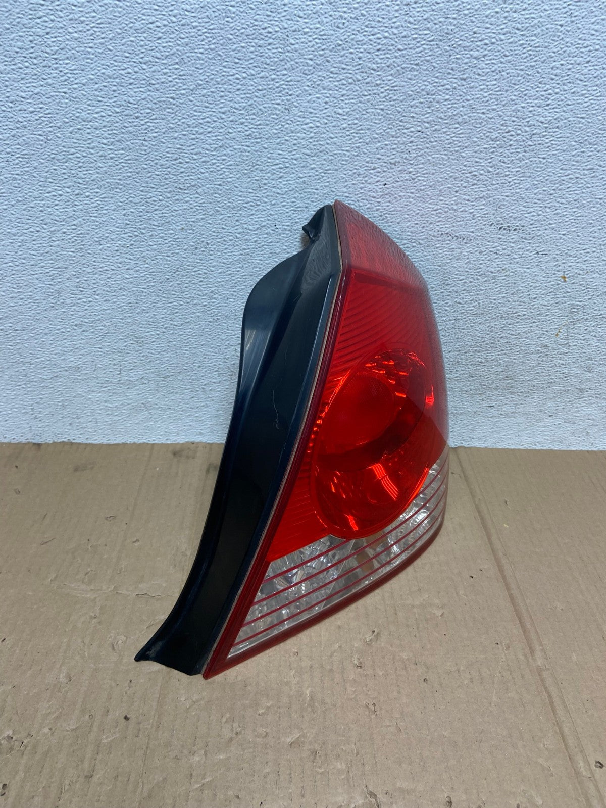 2004 2005 2006 Hyundai Elantra Sedan Right Passenger Tail Light AE8985 LK2
