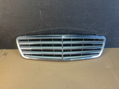 2005-2007 Mercedes W203 C230 C320 C350 Front Upper Grill Grille AE35680