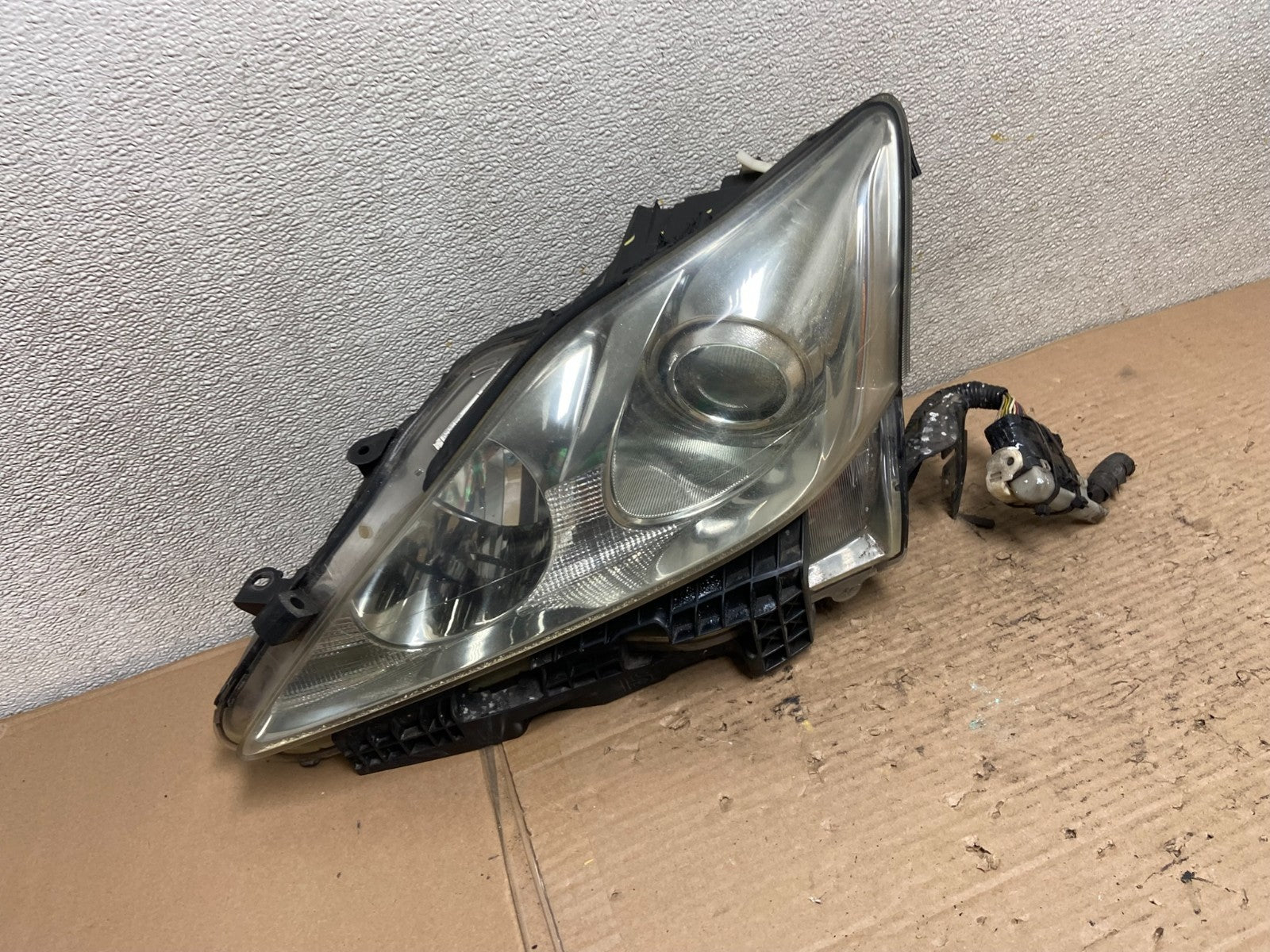 2006 - 2010 Lexus IS250 Left Driver LH Side Xenon Headlight OEM AA9533 DG2