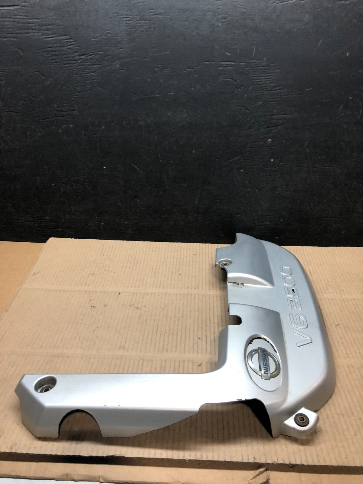 2001 to 2004 Nissan Pathfinder Engine Cover Ornament G58922