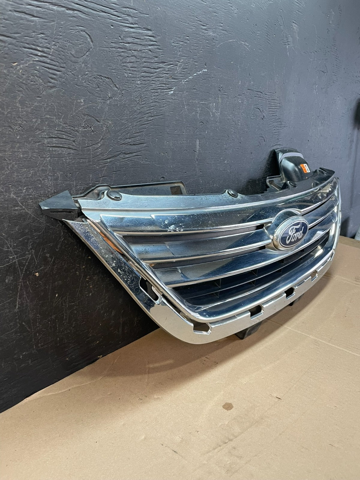 2011 2012 2013 Ford Fiesta Front Upper Chrome Grille Grill v9222 DG2