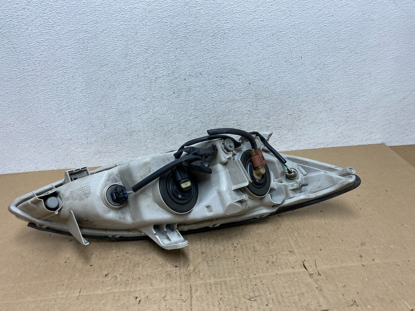 2005 to 2006 Toyota Camry Left Driver LH Halogen Headlight AE6605 DW4