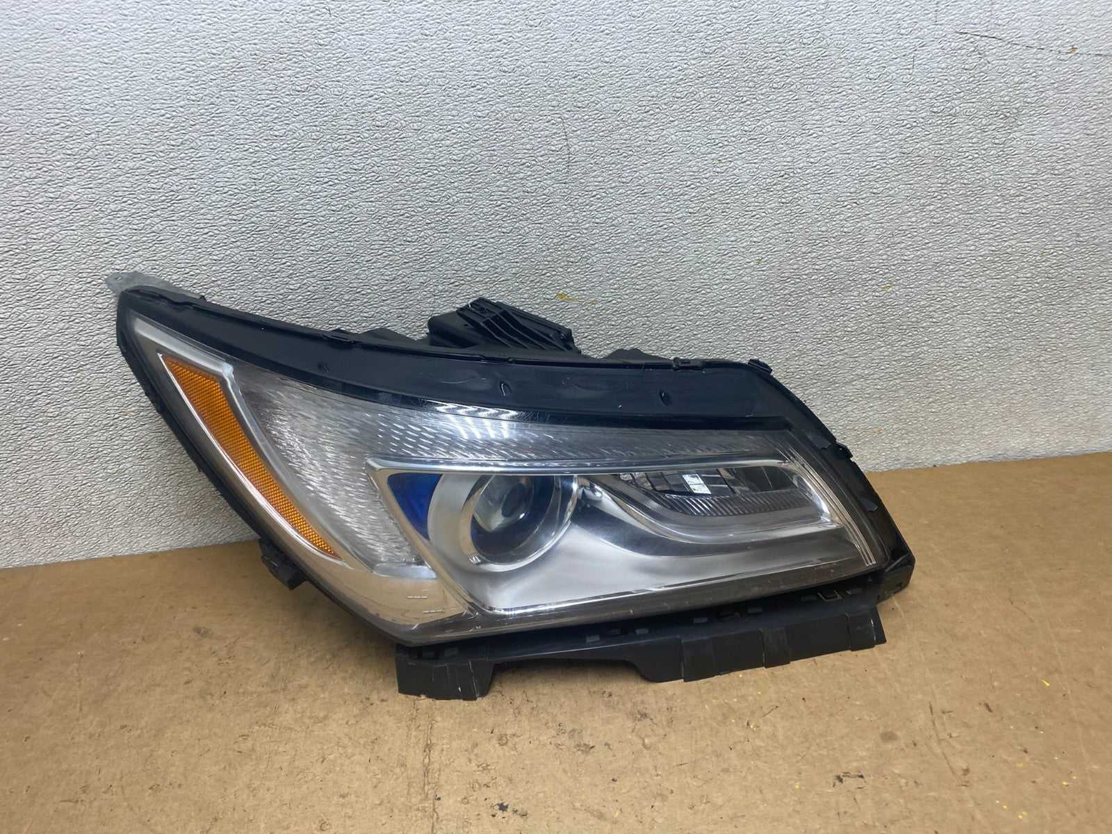 2014 2015 2016 Buick Lacrosse Allure Right Passenger W/ LED Headlight X7402 DG0
