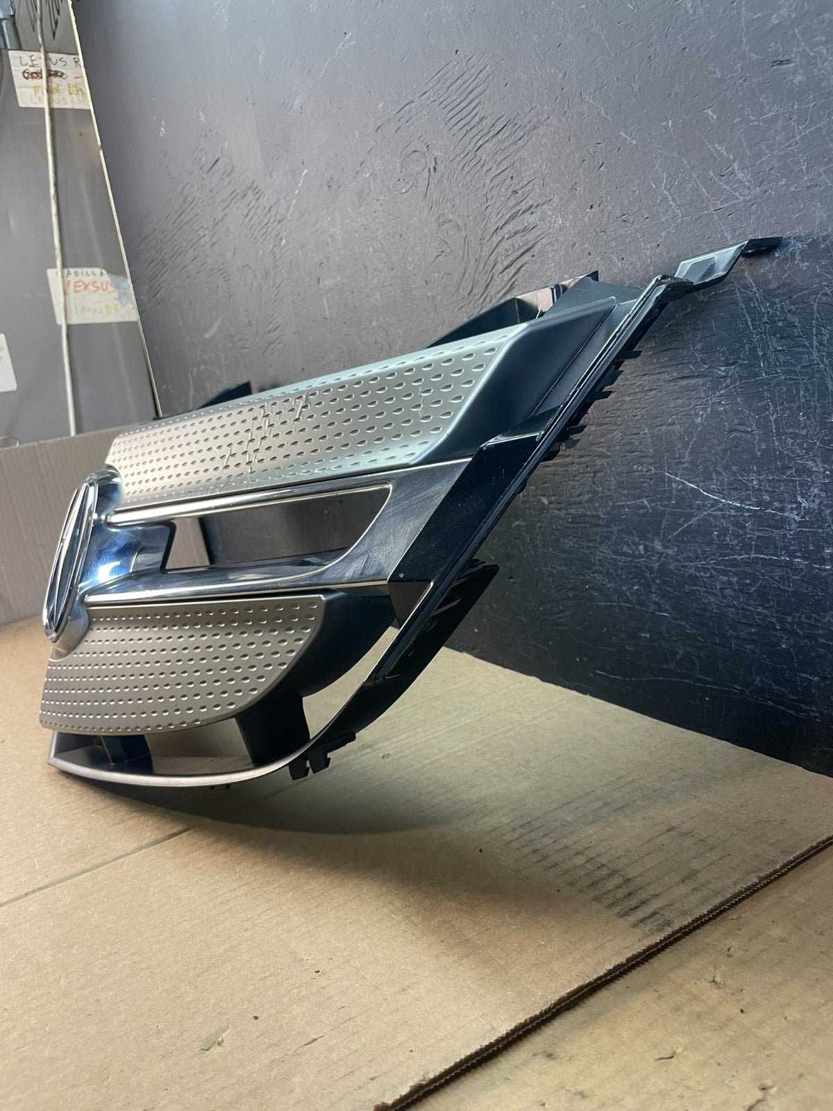 2007 2008 2009 Acura MDX Front Upper Grill Grille Emblem AD0199 DG1
