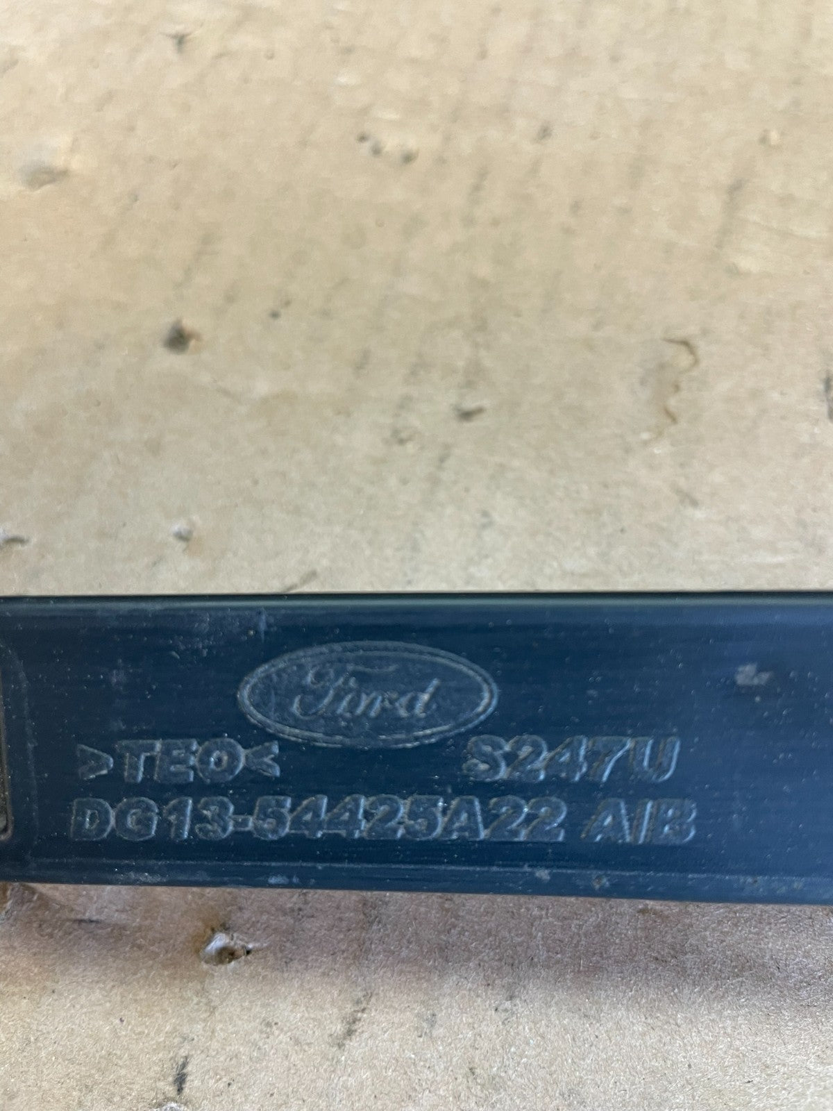 2013 to 2019 Ford Taurus Rear Trunk Chrome Molding With Back Up Camera ad8587 DG4