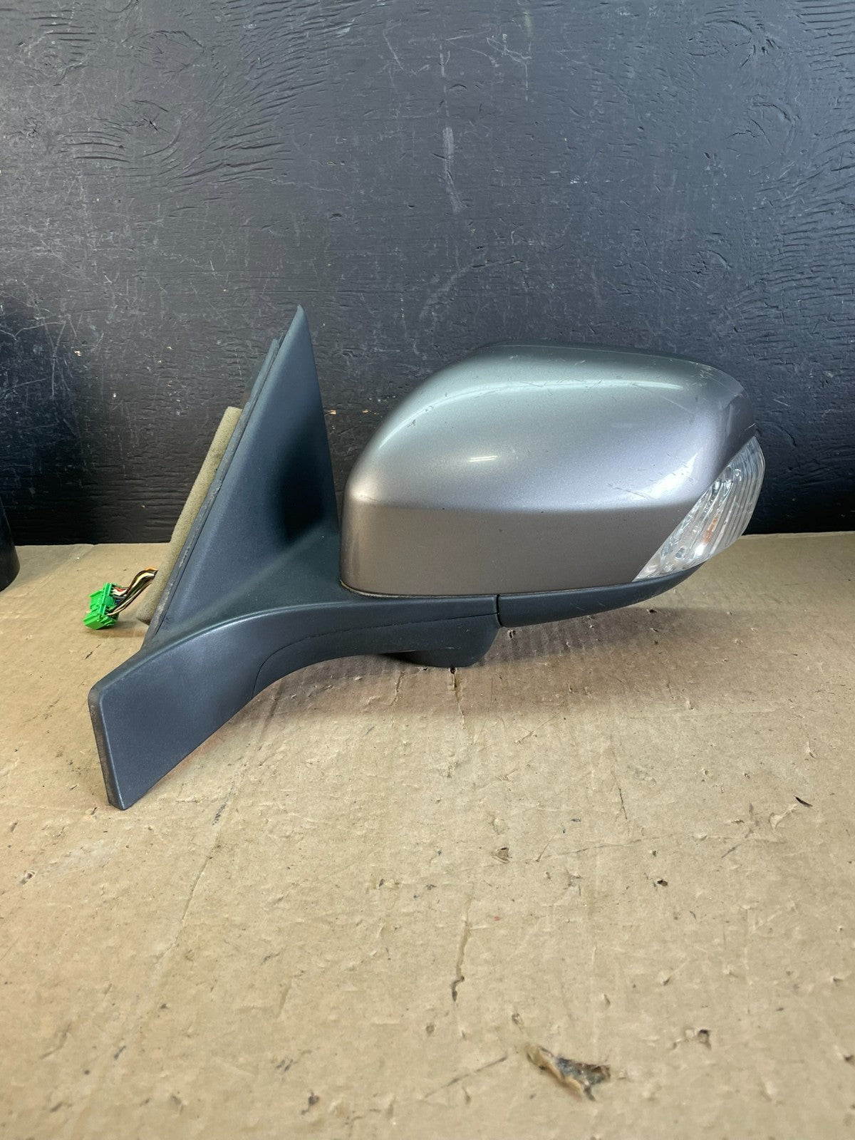 2007 - 2011 Volvo XC70 V70 Left Driver View Door Mirror AD5888 DW0