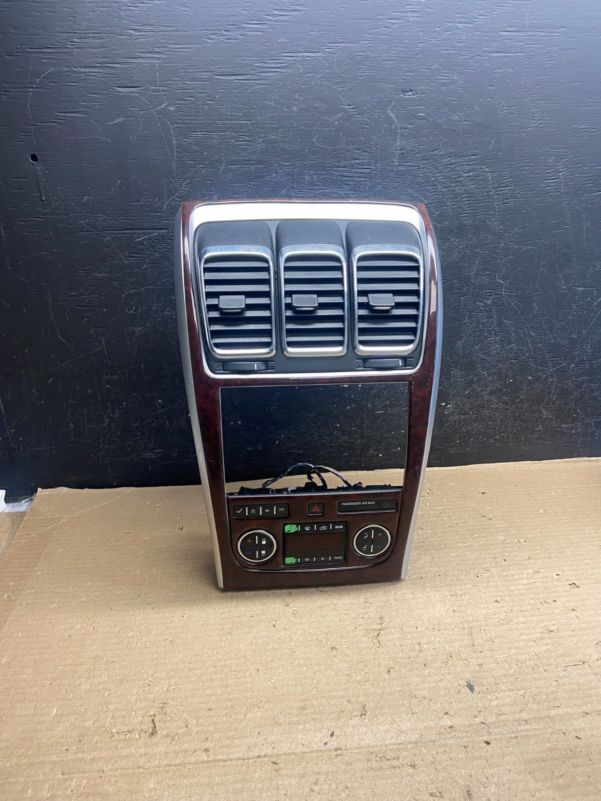 2007 - 2012 GMC Acadia A/C Heater Climate Control Radio Panel Bezel OE ah5403 DG0