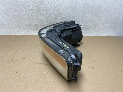 2005 to 2011 Lincoln Town Car Right Passenger Rh Side Headlight AH6737 DW9