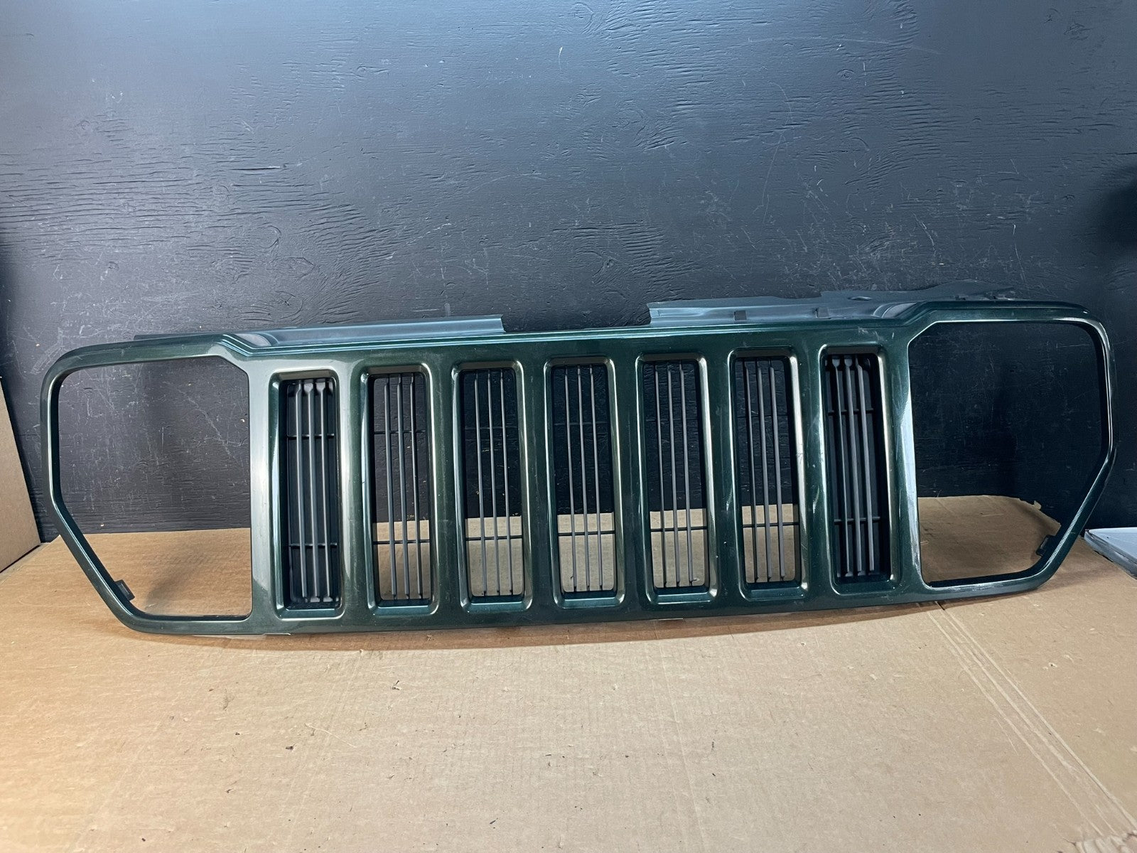 2008 to 2012 Jeep Liberty Front Upper Grill Grille AE8440 DW0