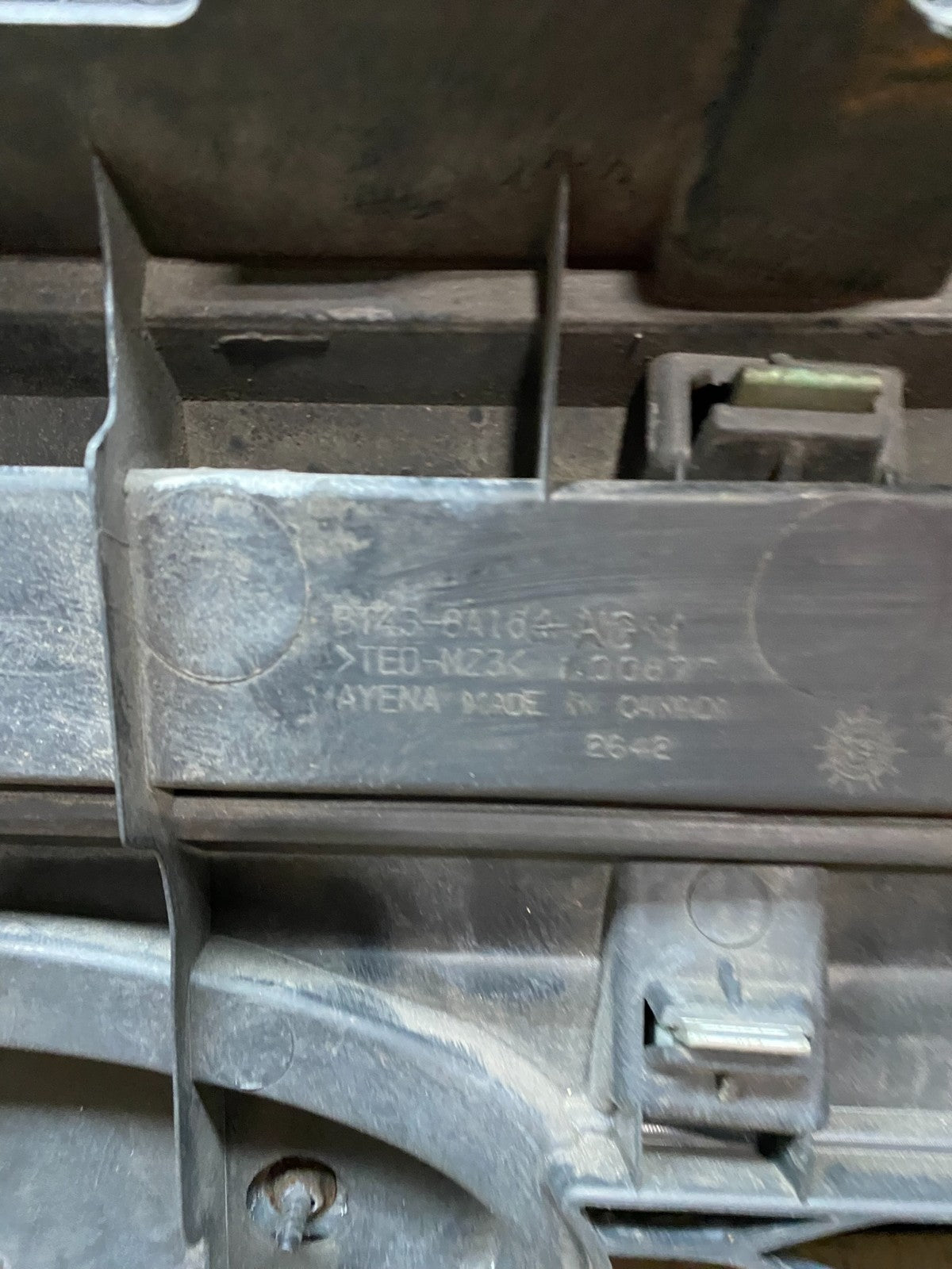 2011 2012 2013 Ford Edge Front Upper Chrome Grille Grill Oem W4612 DG14