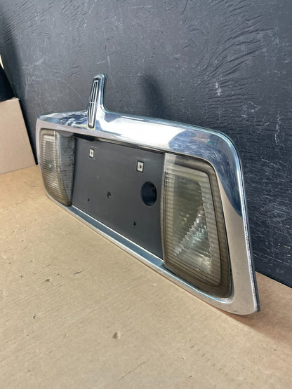 2000- 2002 Lincoln LS Rear Finish Panel Trunk Panel Chrome AE8429 DW1