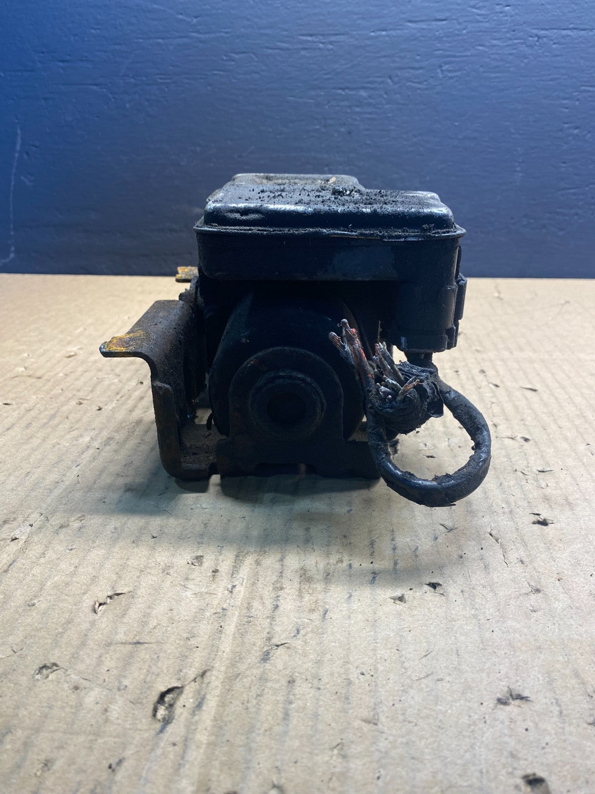 2004 - 2007 Chevrolet Silverado GMC Sierra ABS Anti-Lock Brake Module ab4352 DG3