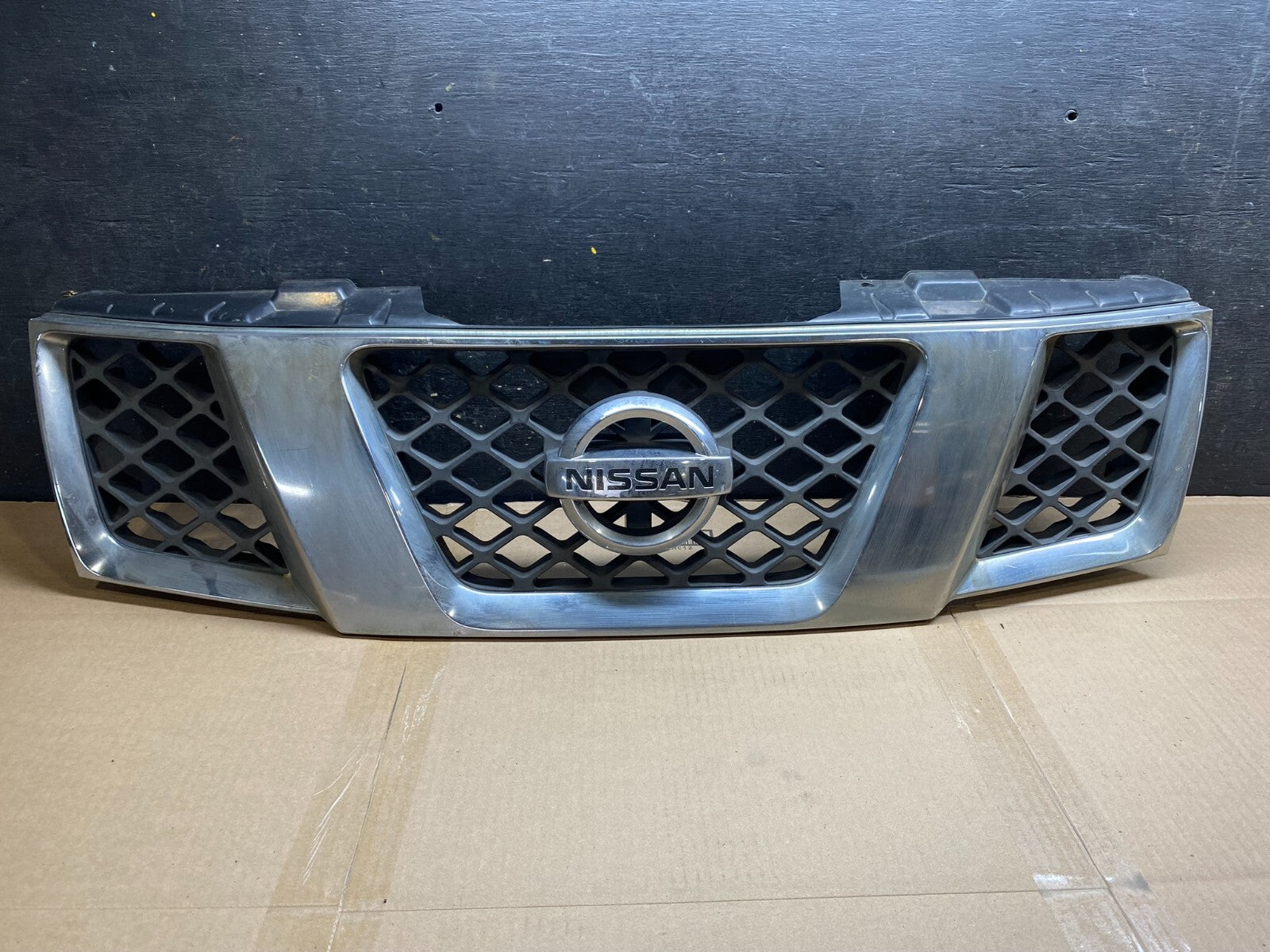 2005 - 2007 Nissan Pathfinder Chrome Front Upper Grill Grille C8387 Aftermarket0