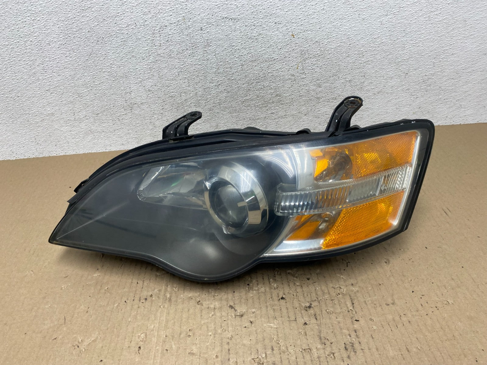 2006 to 2007 Subaru Legacy Left Driver LH Side Headlight AE7034 DW0