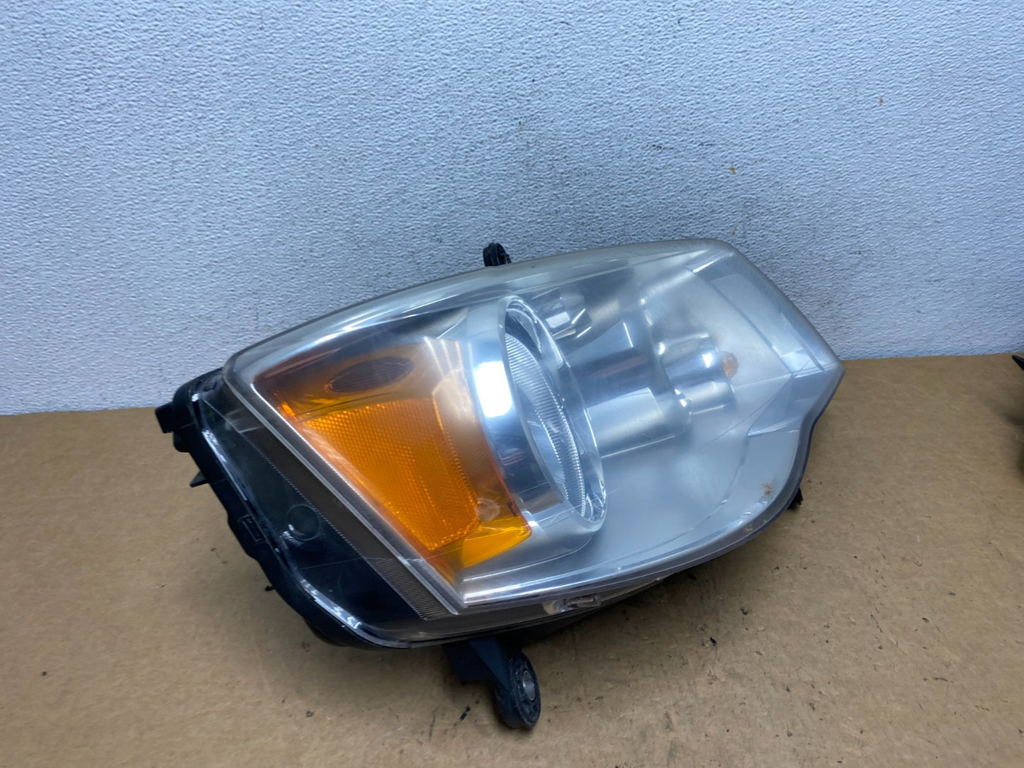2011 to 2016 Chrysler Town and Country Right Passenger Headlight AD5220 DW2