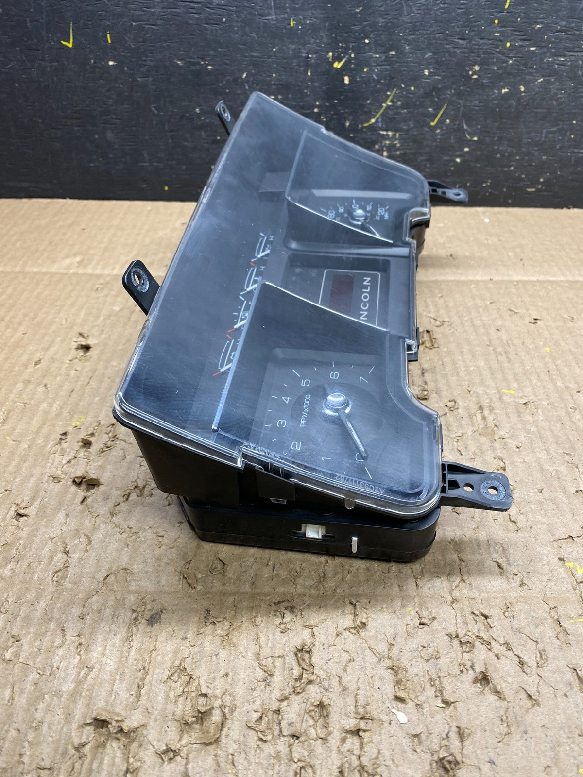 2007 to 2008  Lincoln Navigator Speedometer Gauge Cluster V1684 DG2