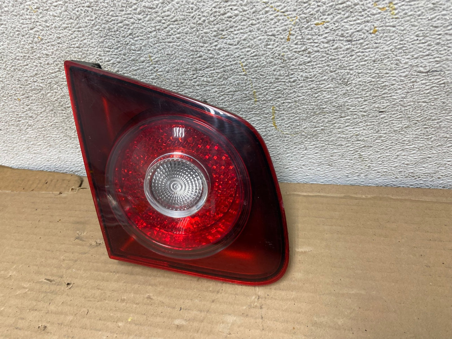 2008-2010 Volkswagen Jetta Sedan Left Driver LH Inner Tail Light AH0634 LK2
