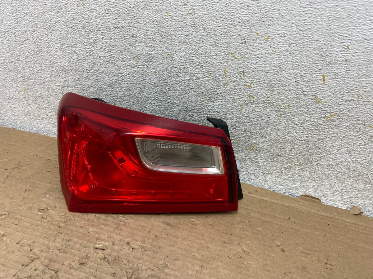 2016 - 2020 Chevrolet Malibu Left Driver LH Side Tail Light AH9247 LK2