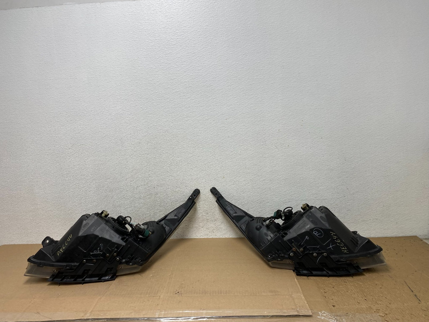 2011 to 2015 Chevrolet Cruze Halogen Left+Right Set Headlights AE6644 DW11
